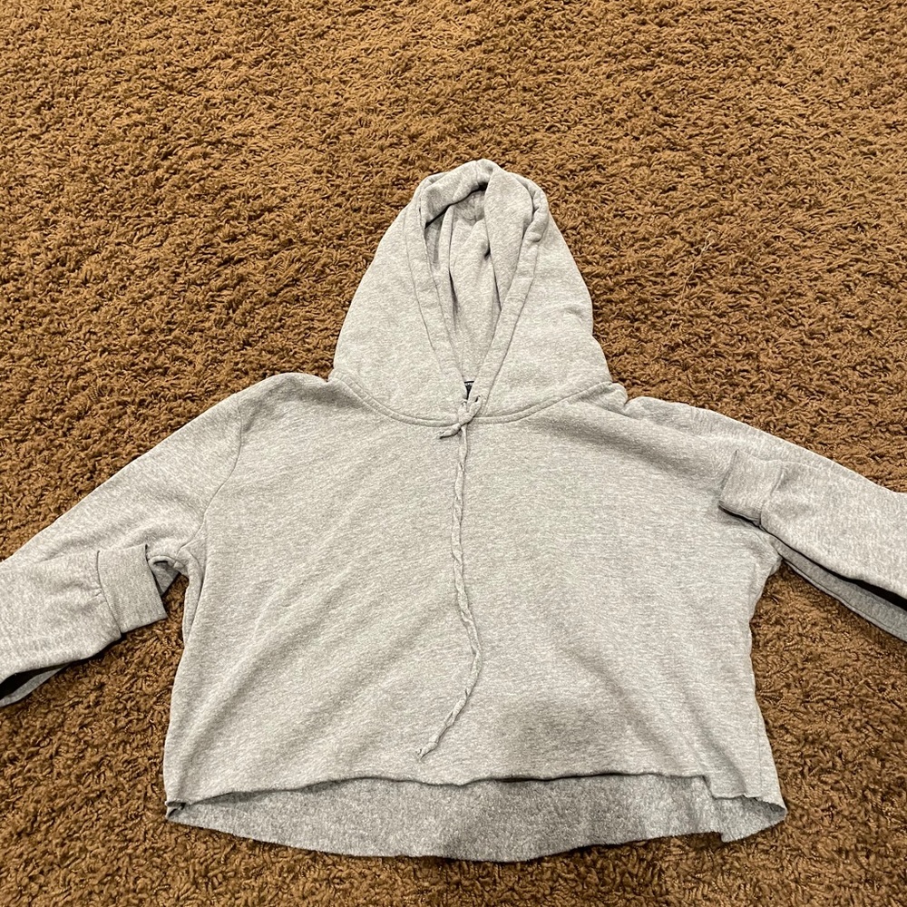 Brandy Melville cropped pullover